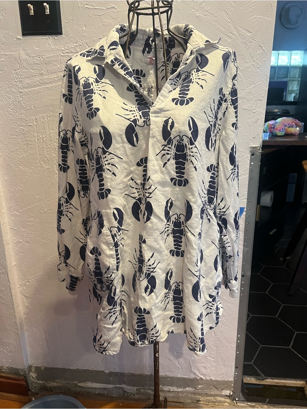 Sigrid Olson large Women’s Nautical Lobster Print - White & Navy with pockets
